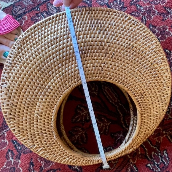 AQUA (?) Via Bloomingdale’s Wicker Rattan Purse Drawstring *Flower Not Included - Picture 10 of 11